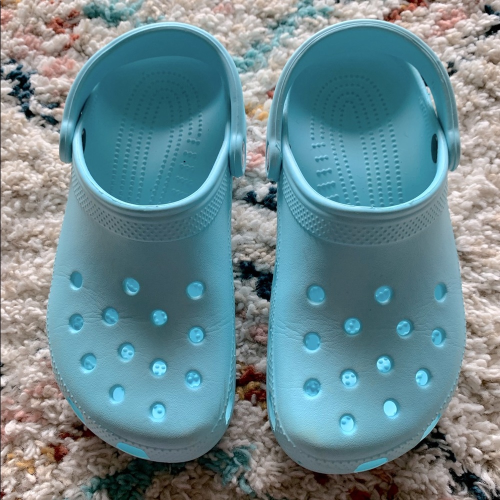 Teal crocs
